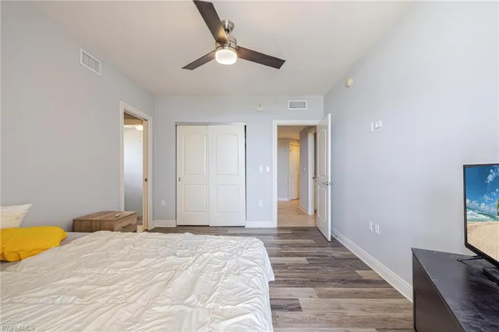 2090 W First  ST, Fort Myers, FL 33901