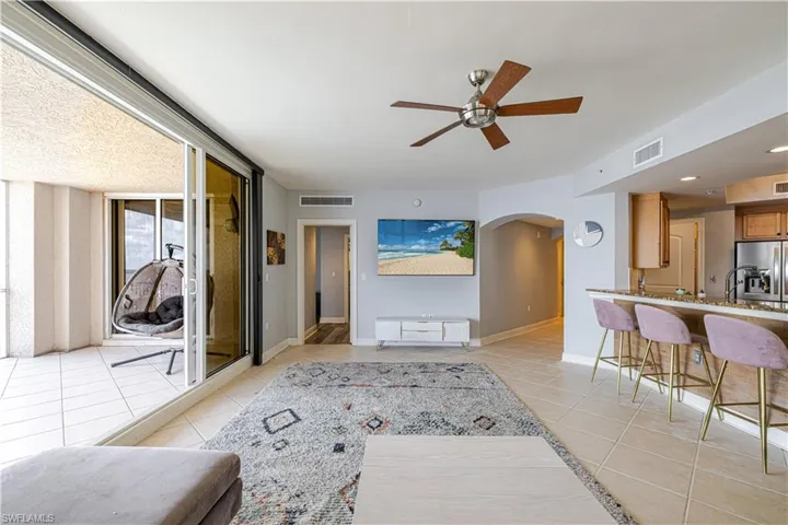 2090 W First  ST, Fort Myers, FL 33901