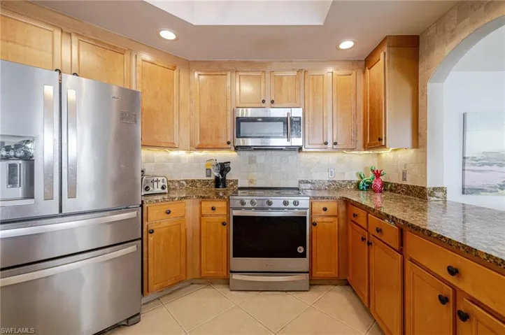 2090 W First  ST, Fort Myers, FL 33901