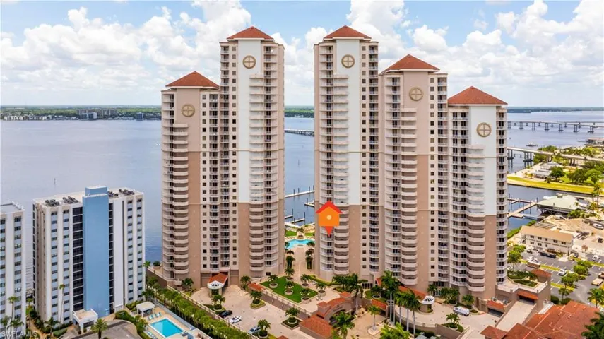 2090 W First  ST, Fort Myers, FL 33901