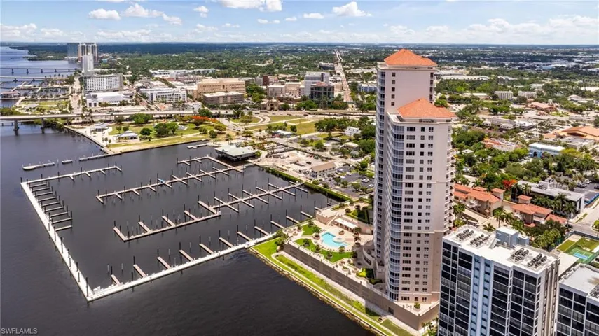 2090 W First  ST, Fort Myers, FL 33901