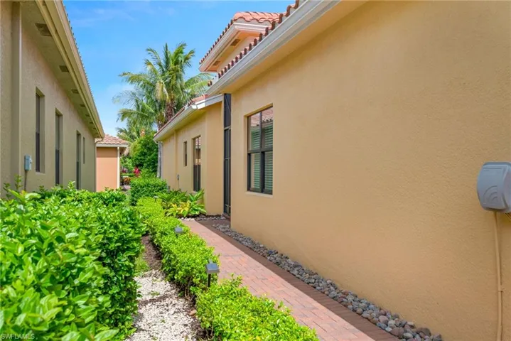 13322 Silktail Dr, Naples, Florida 34109