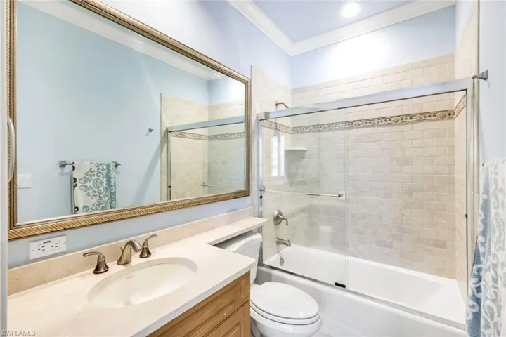 15588  Whitney  LN, Naples, FL 34110