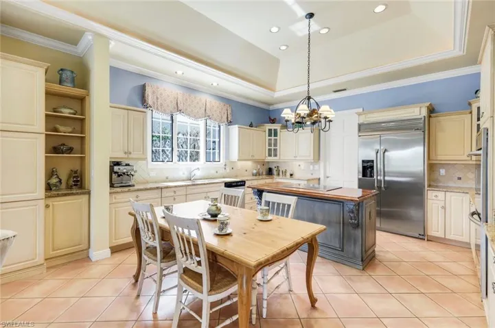15588  Whitney  LN, Naples, FL 34110