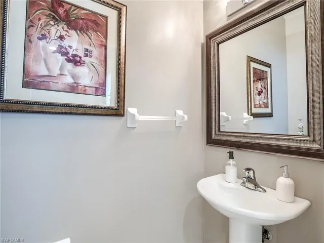 Bathroom with sink