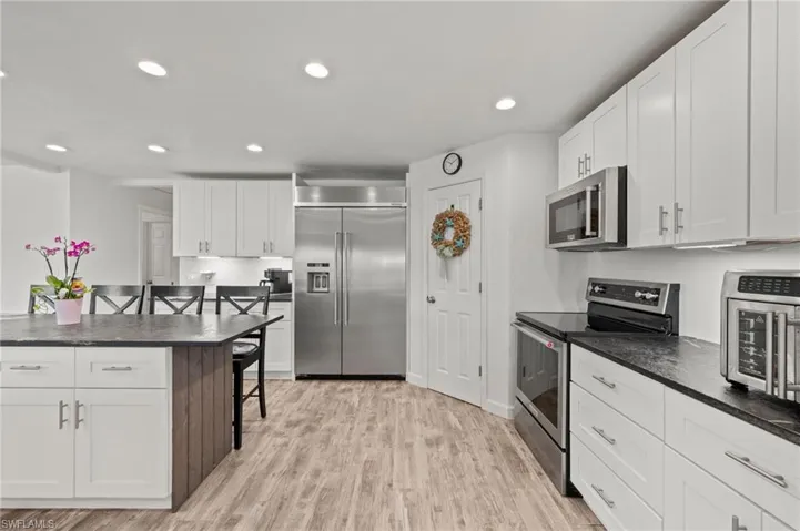 12213 Star Shell Dr, Matlacha Isles, Florida 33991