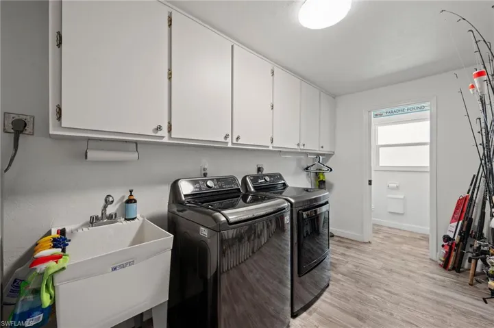 12213 Star Shell Dr, Matlacha Isles, Florida 33991