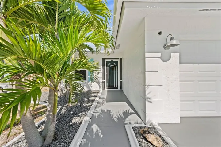 12213 Star Shell Dr, Matlacha Isles, Florida 33991