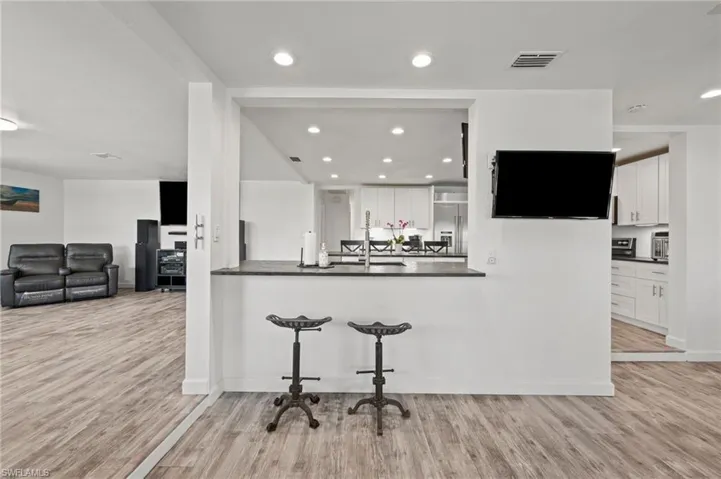 12213 Star Shell Dr, Matlacha Isles, Florida 33991