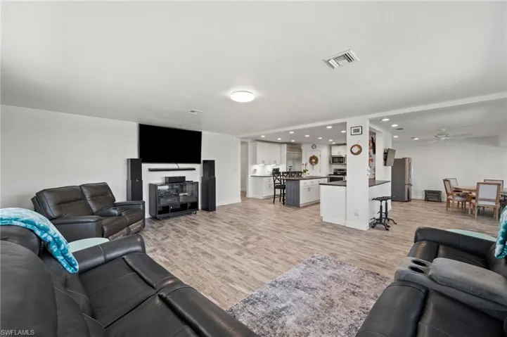 12213 Star Shell Dr, Matlacha Isles, Florida 33991