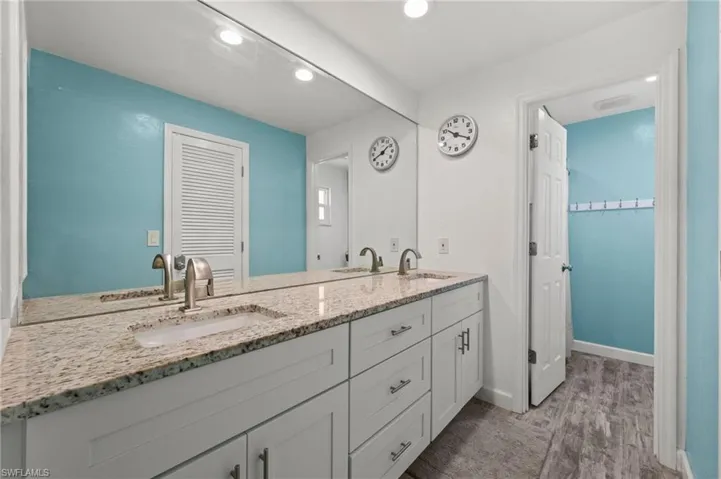 12213 Star Shell Dr, Matlacha Isles, Florida 33991