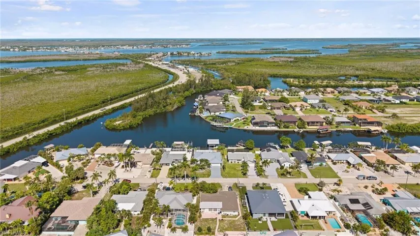 12213 Star Shell Dr, Matlacha Isles, Florida 33991