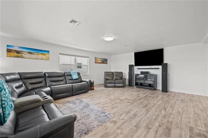 12213 Star Shell Dr, Matlacha Isles, Florida 33991