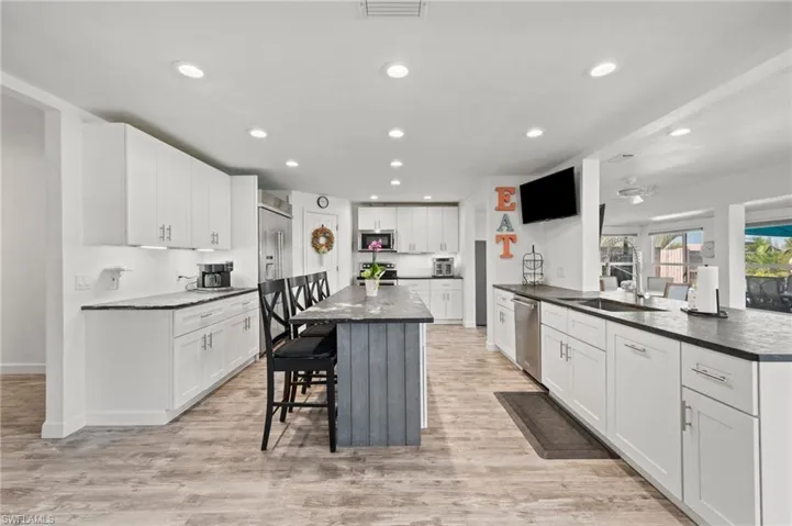 12213 Star Shell Dr, Matlacha Isles, Florida 33991