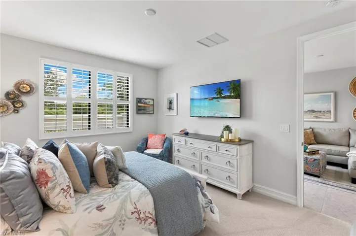 7490 Rockefeller Dr, Naples, Florida 34119