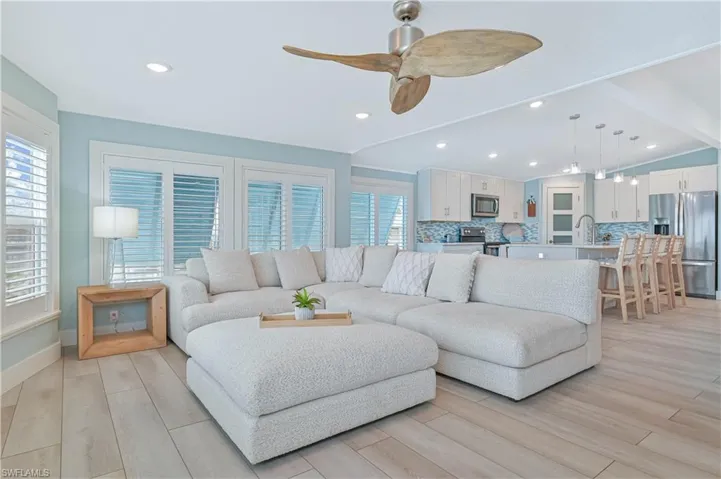 17591 Bryan Ct, Fort Myers Beach, Florida 33931