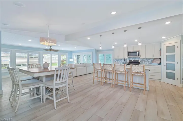 17591 Bryan Ct, Fort Myers Beach, Florida 33931