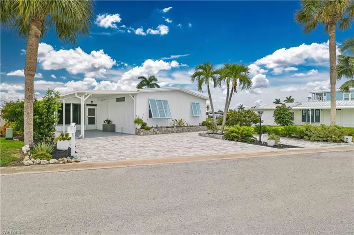 17591 Bryan Ct, Fort Myers Beach, Florida 33931