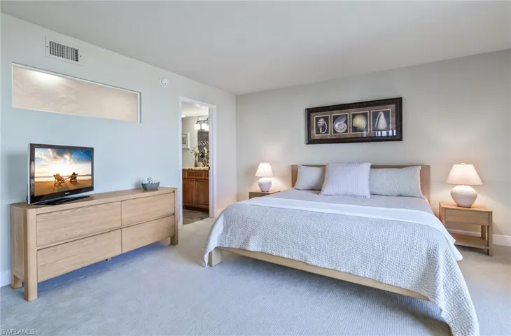 Guest bedroom with ensuite