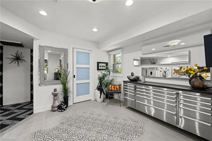 1922  Imperial Golf Co  BLVD, Naples, FL 34110
