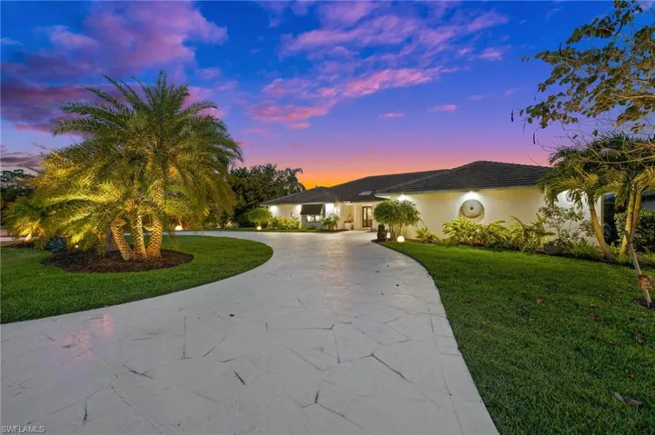 1922  Imperial Golf Co  BLVD, Naples, FL 34110