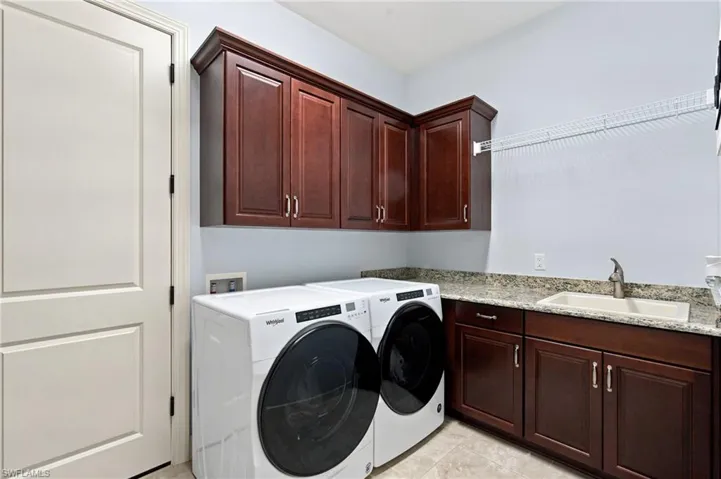 8386 Viale Cir, Naples, Florida 34114
