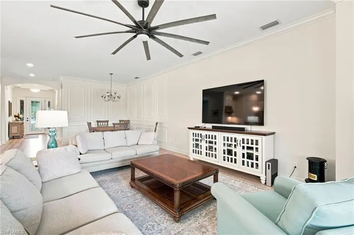 8386 Viale Cir, Naples, Florida 34114