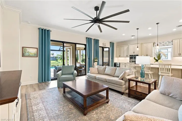 8386 Viale Cir, Naples, Florida 34114