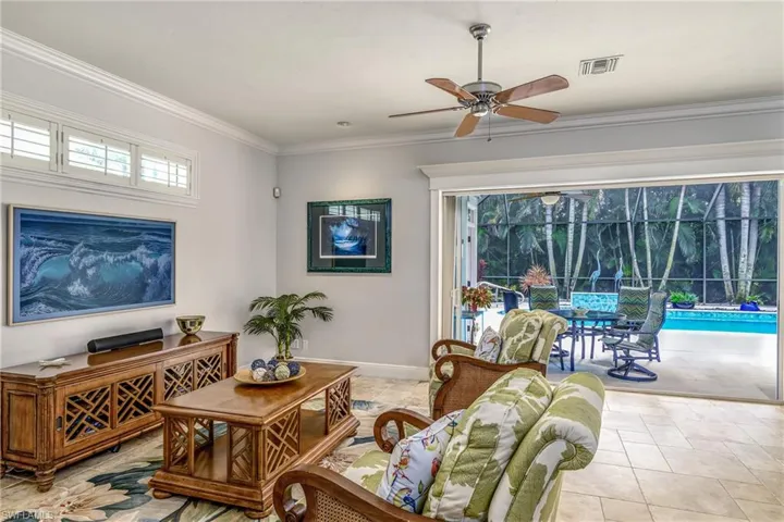 Perfect for entertaining, the triple pocketing sliders brings the outside pool area in!