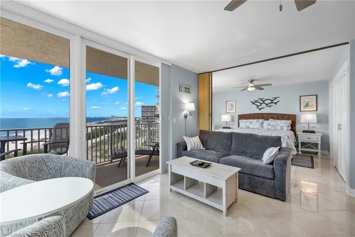Living room to Bedroom