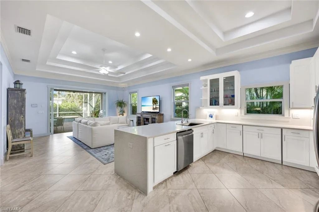 721 93rd AVE, Naples, FL 34108,225011635