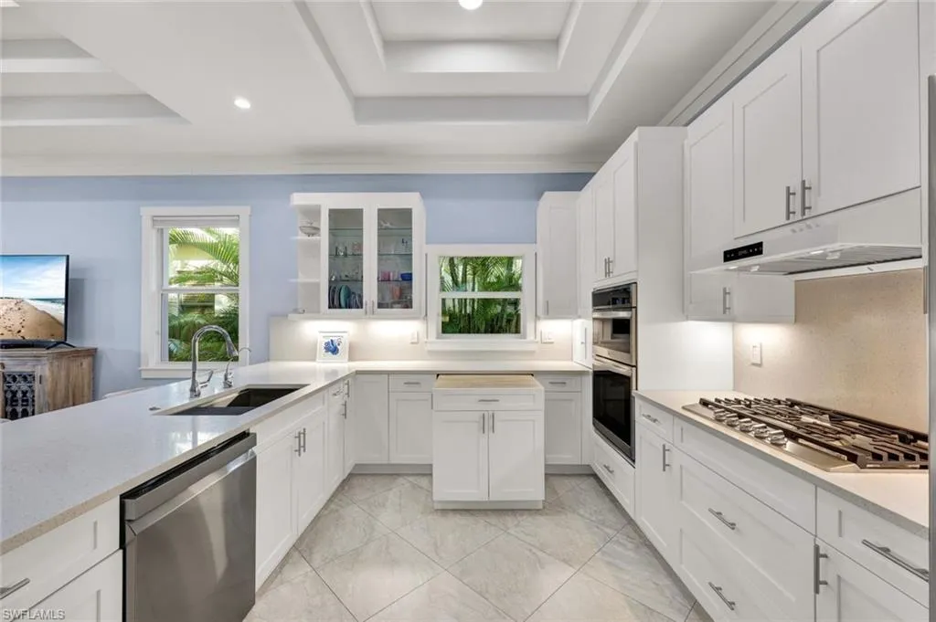 721 93rd AVE, Naples, FL 34108,225011635