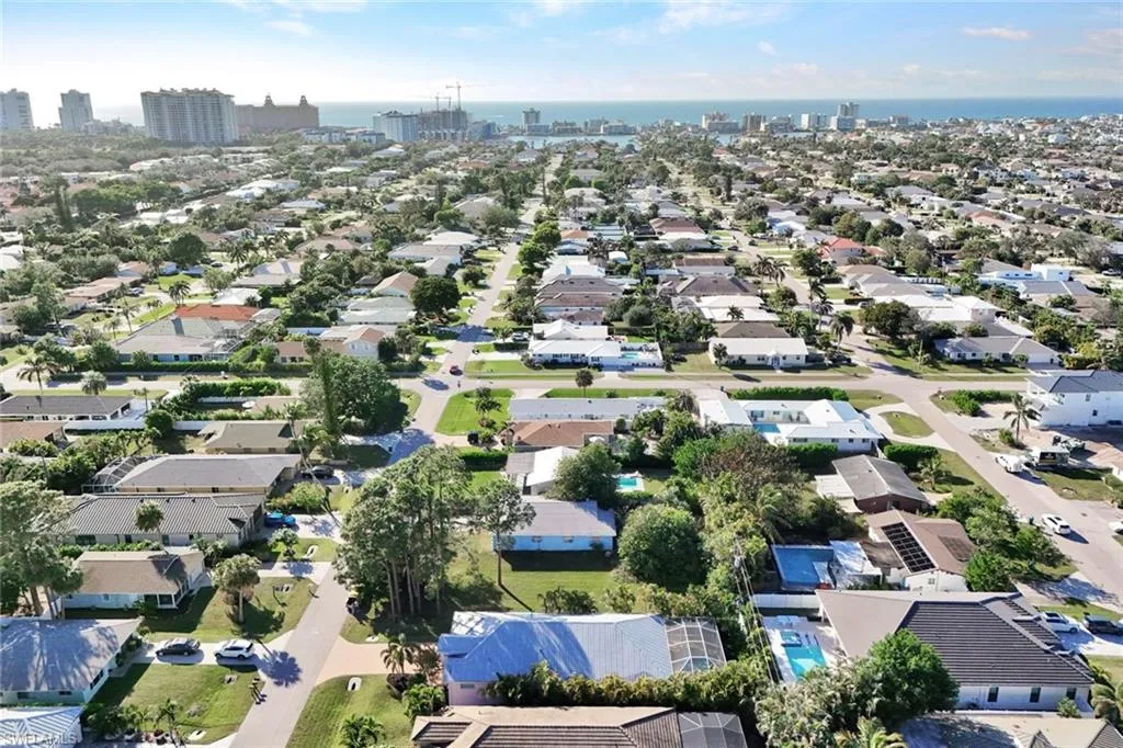721 93rd AVE, Naples, FL 34108,225011635
