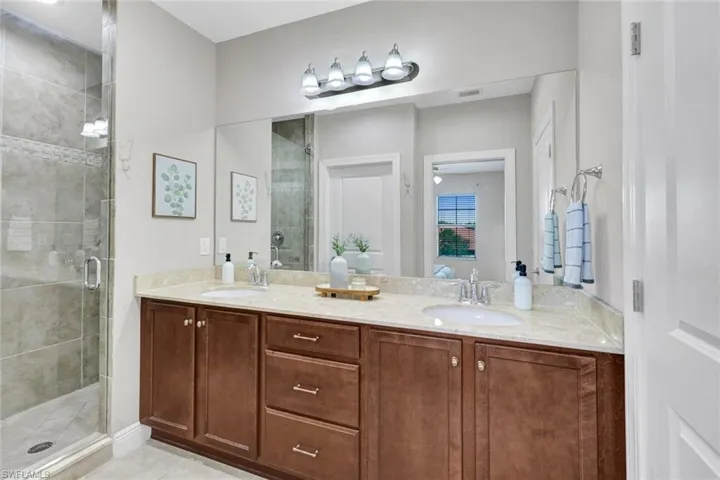 1439  Santiago  CIR, Naples, FL 34113
