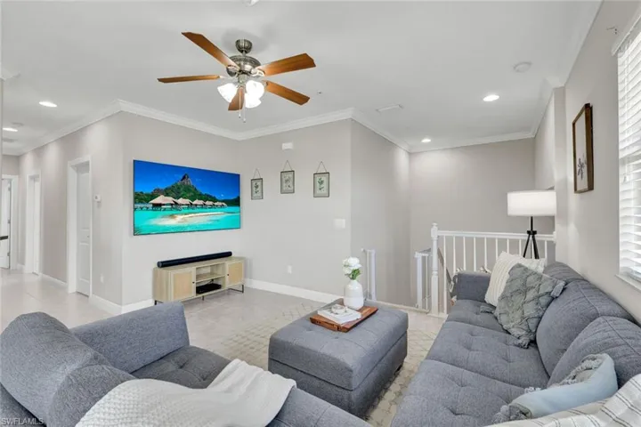 1439  Santiago  CIR, Naples, FL 34113