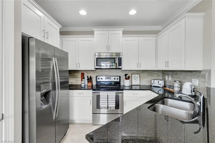 1439  Santiago  CIR, Naples, FL 34113