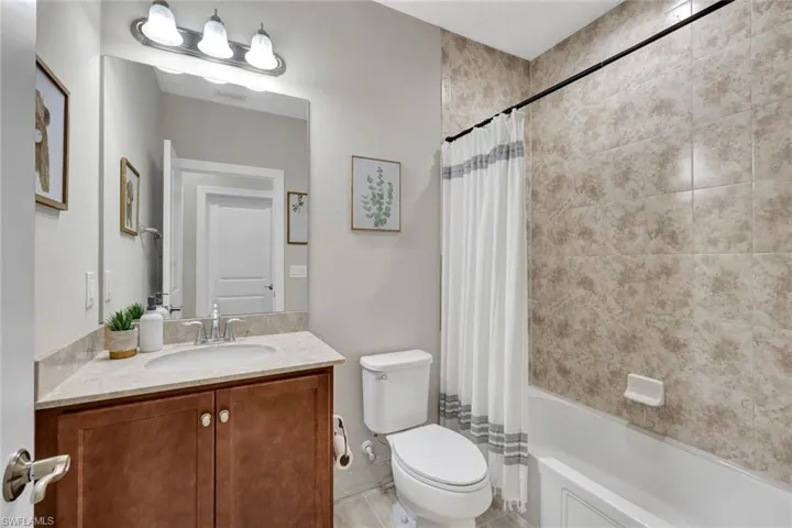 1439  Santiago  CIR, Naples, FL 34113