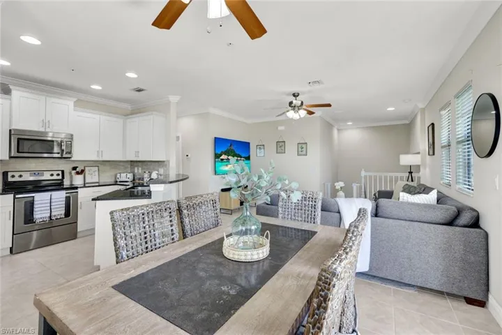 1439  Santiago  CIR, Naples, FL 34113