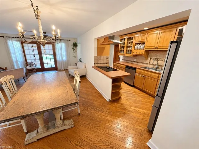 1374 13th St N, Naples, Florida 34102