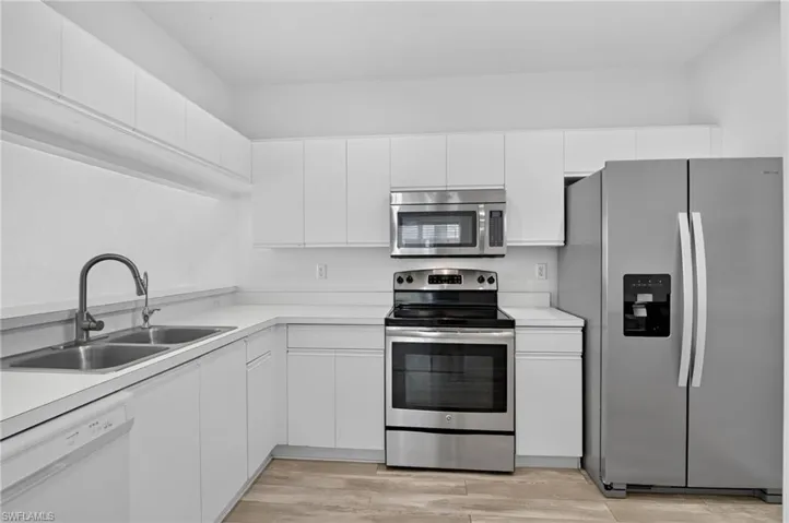 328 Bradstrom Cir E101, Naples, Florida 34113
