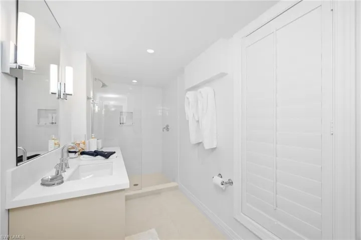 Guest bathroom #3