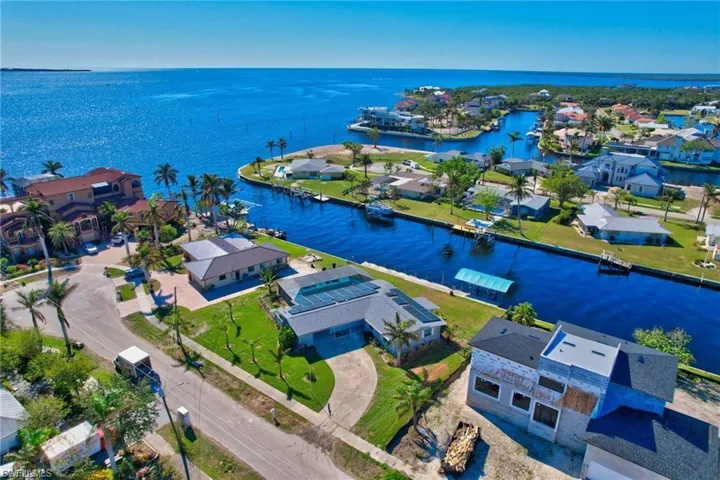 250  Bangsberg SE RD, Port Charlotte, FL 33952