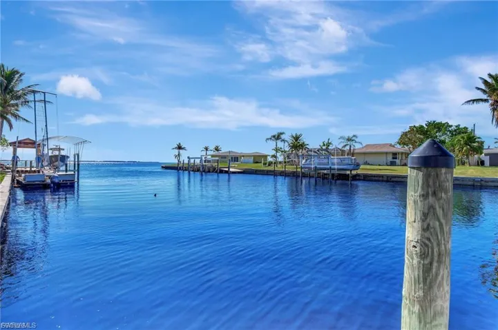 250  Bangsberg SE RD, Port Charlotte, FL 33952