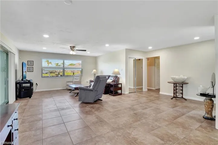 250  Bangsberg SE RD, Port Charlotte, FL 33952