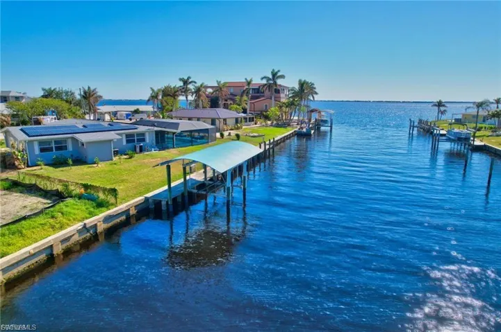 250  Bangsberg SE RD, Port Charlotte, FL 33952