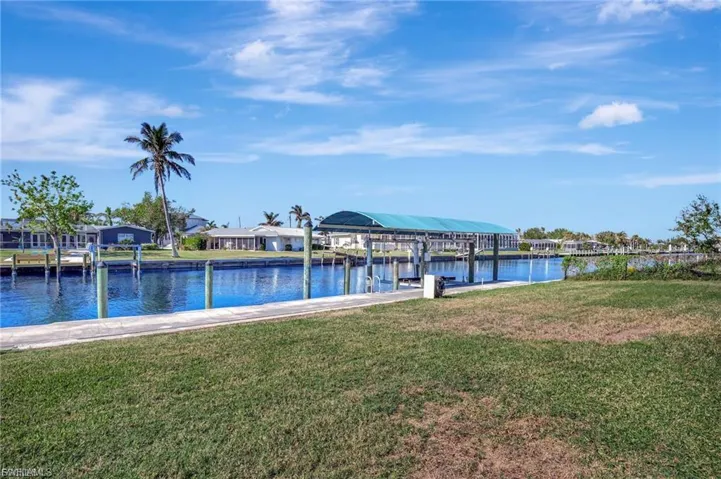 250  Bangsberg SE RD, Port Charlotte, FL 33952