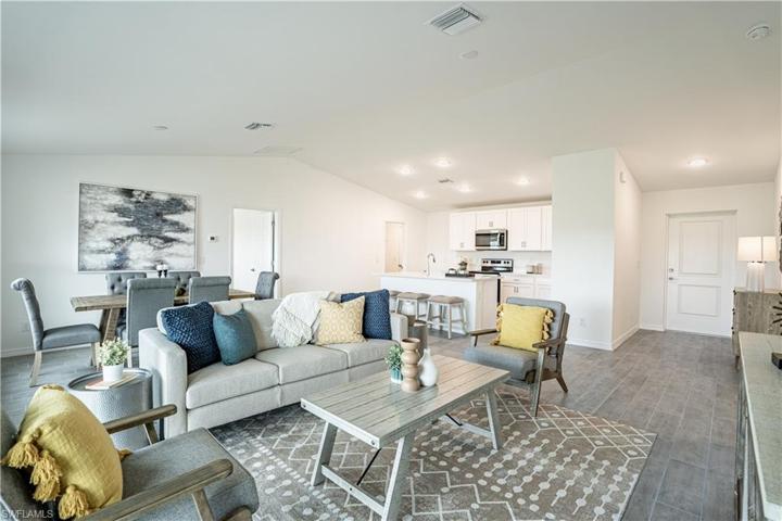 119 NW 9th ST, CAPE CORAL FL 33993