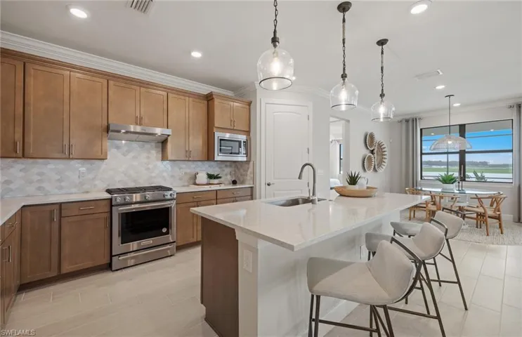 Photos are from a model home and are for illustration purposes only.