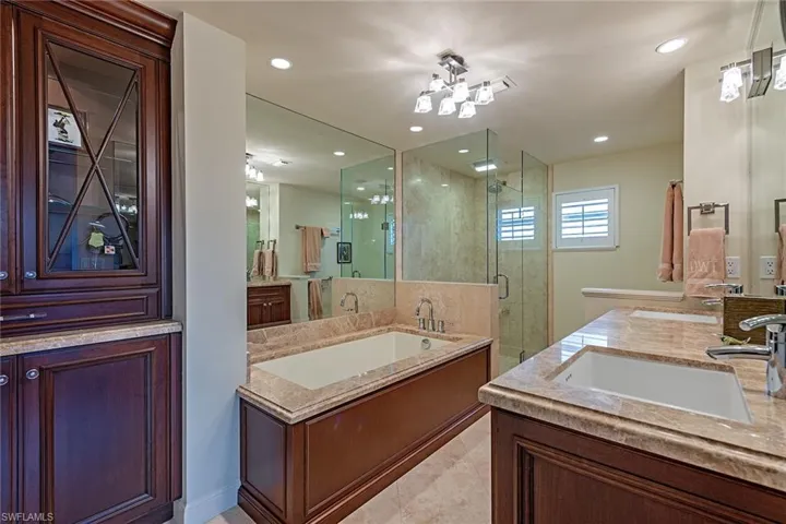 3401  Gulf Shore N BLVD, Naples, FL 34103