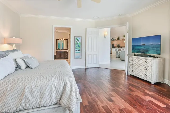 MB offers 2 walk in closets and ensuite